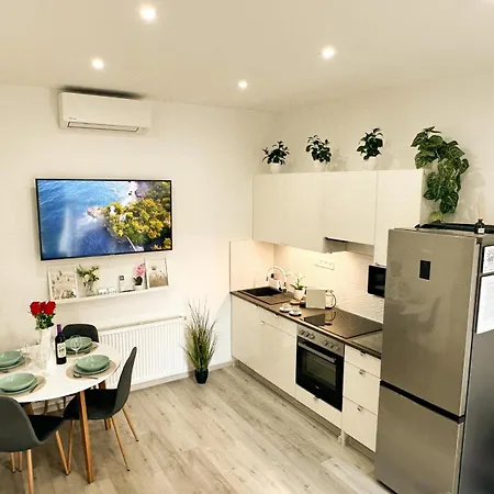 Vibe S32 Apartman,Ac,Free Parking Szekesfehervar Exterior photo
