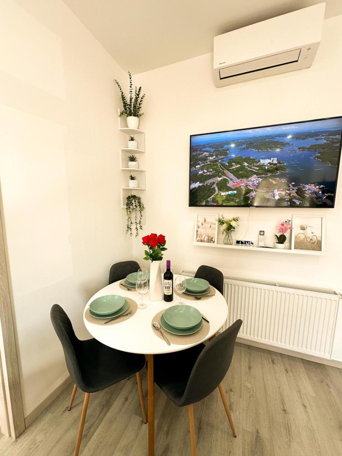 Vibe S32 Apartman,ac,free Parking Székesfehérvár
